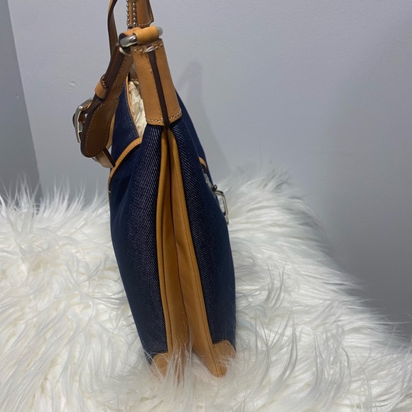 Coach purse - Picture 2 of 4